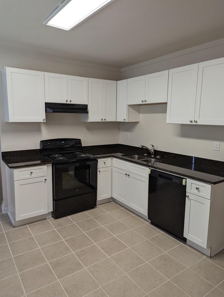 3867 Bakers Ferry Rd Sw - Photo 3 of 7