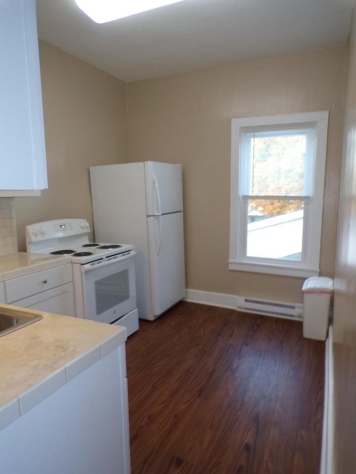 311 Park St #4 - Photo 4 of 12