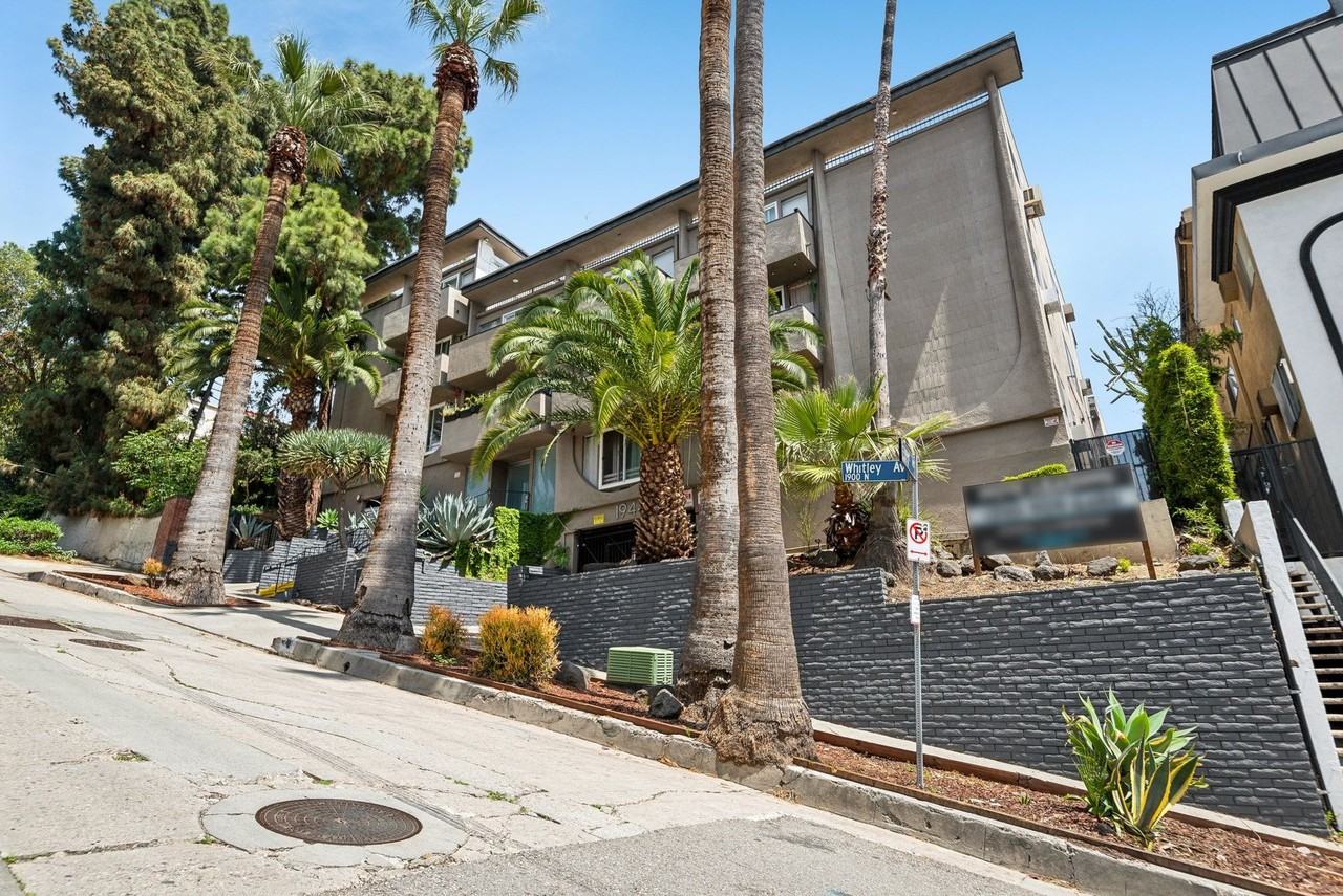 1944 Whitley Ave. - Photo 4 of 10