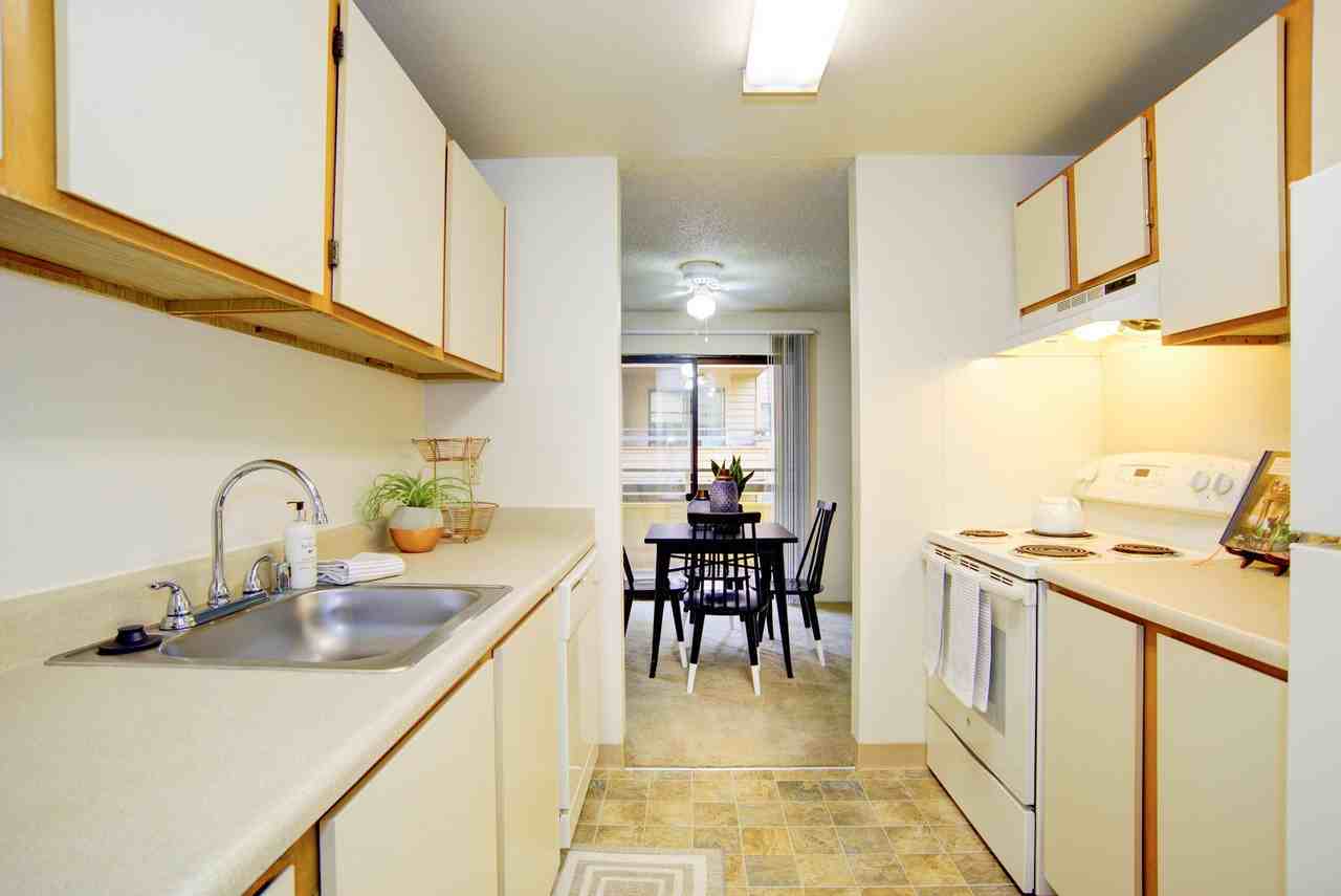 Willow Court Apartments - Photo 3 of 50