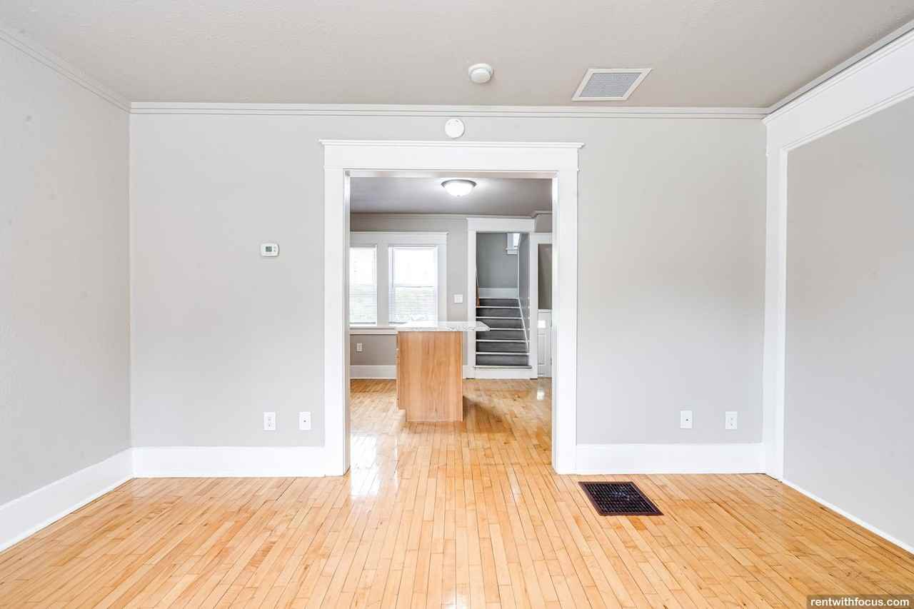 1202-1318 Summit Ave. - Photo 6 of 37