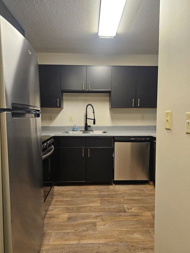 1730 S 11th St - Photo 2 of 12