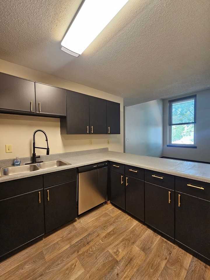 1730 S 11th St - Photo 4 of 12