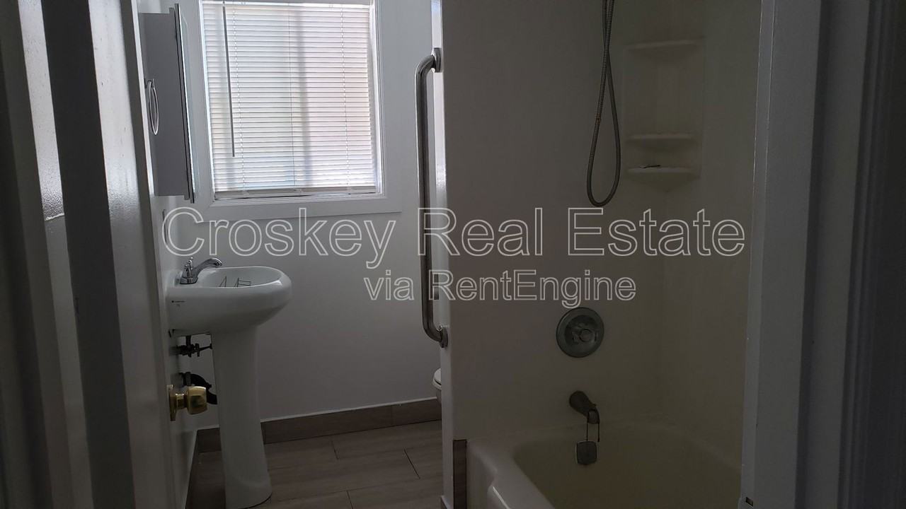 461 E 9th St #461 - Photo 2 of 7