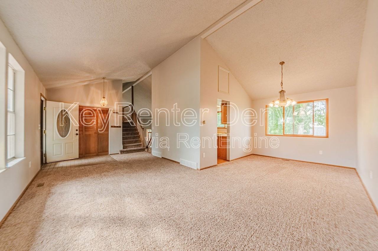 16565 E Girard Ave - Photo 5 of 50