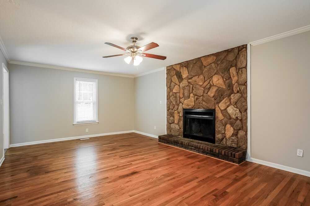 3604 Greywood Dr - Photo 4 of 17