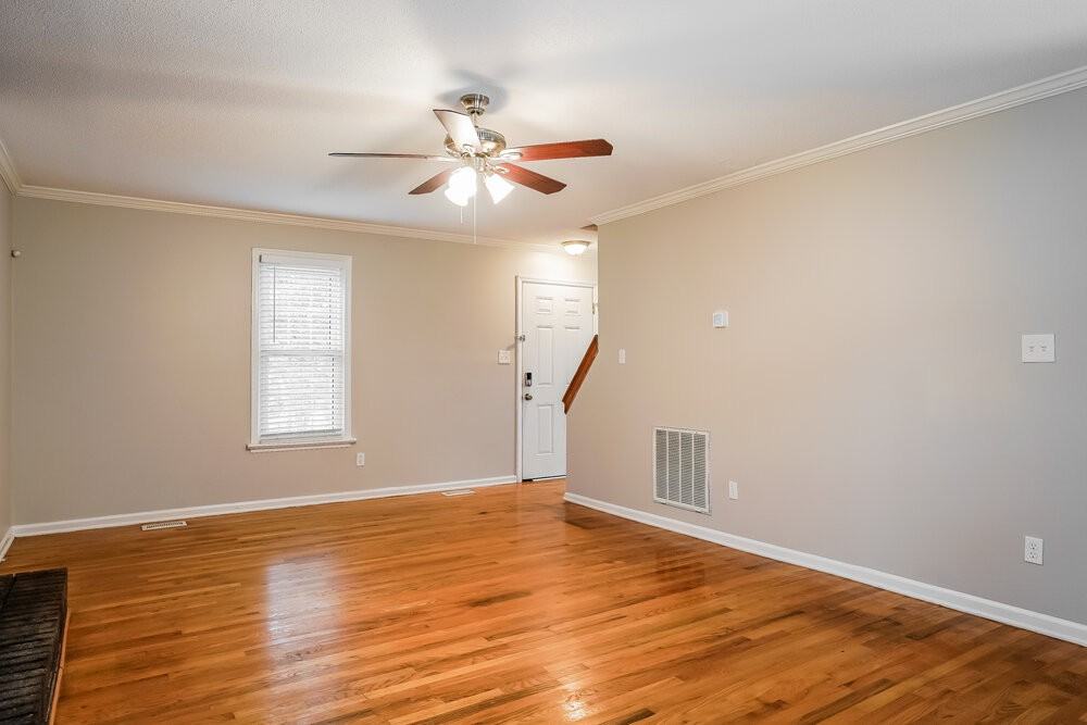 3604 Greywood Dr - Photo 5 of 17