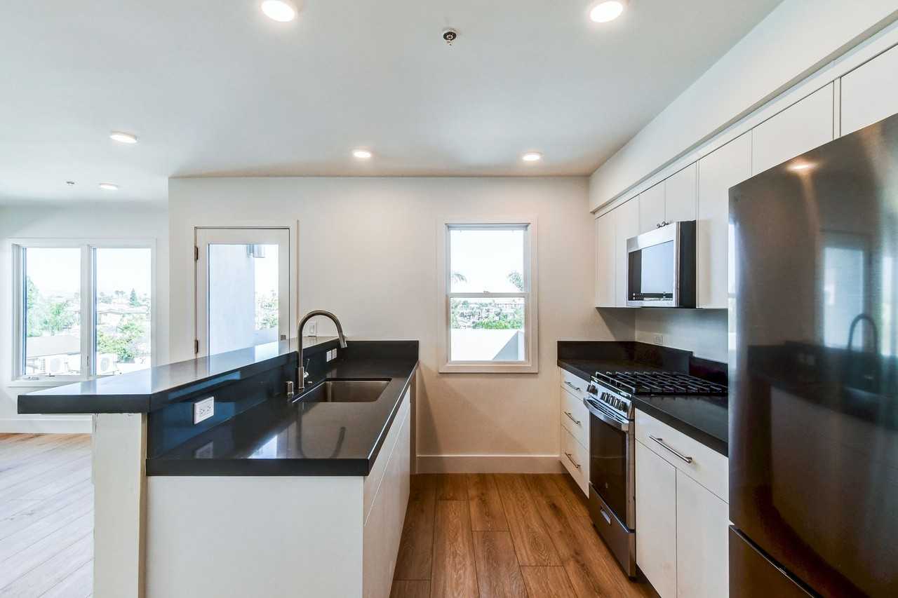 The Gardens on Bancroft - Photo 3 of 39