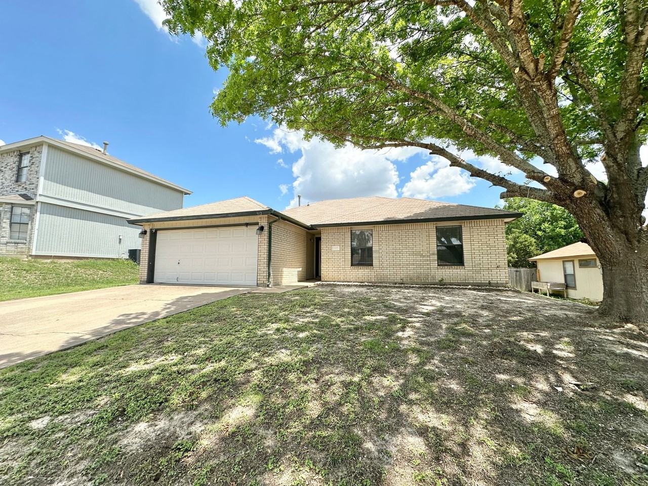 912 Tanner Rd - Photo 2 of 30