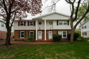 11827 W Diane Dr - Photo 1 of 1