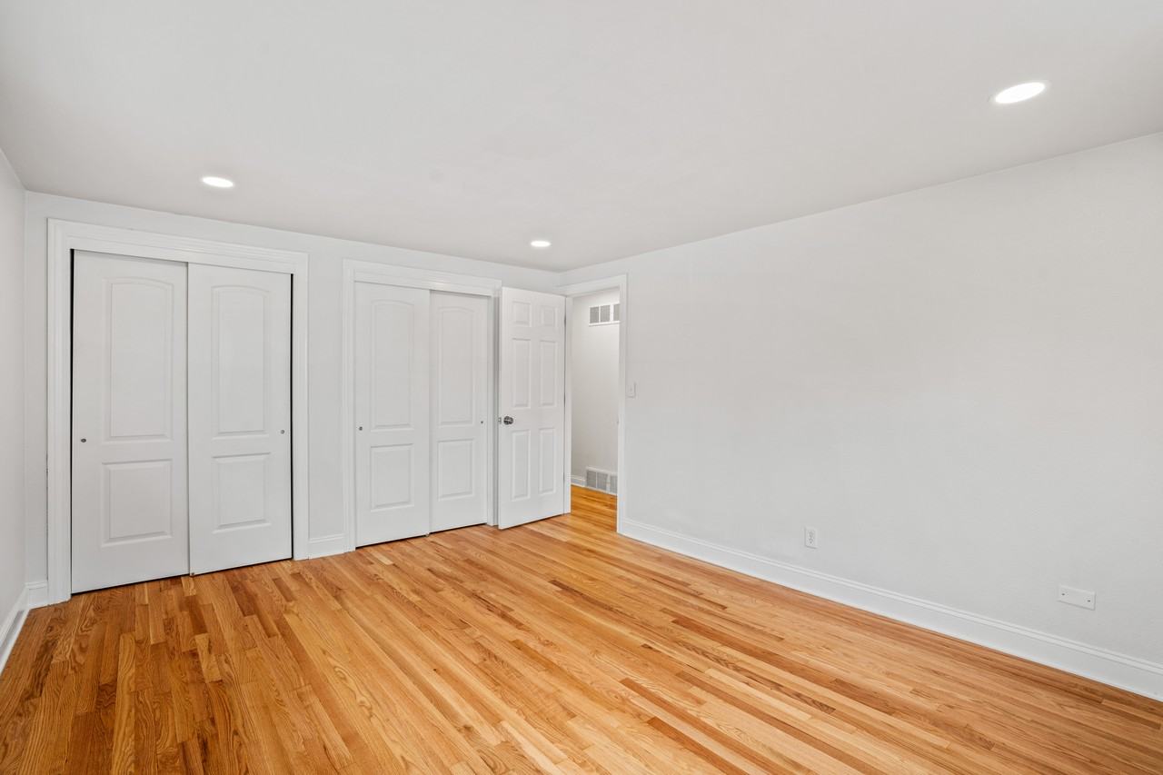 11827 W Diane Dr - Photo 4 of 12