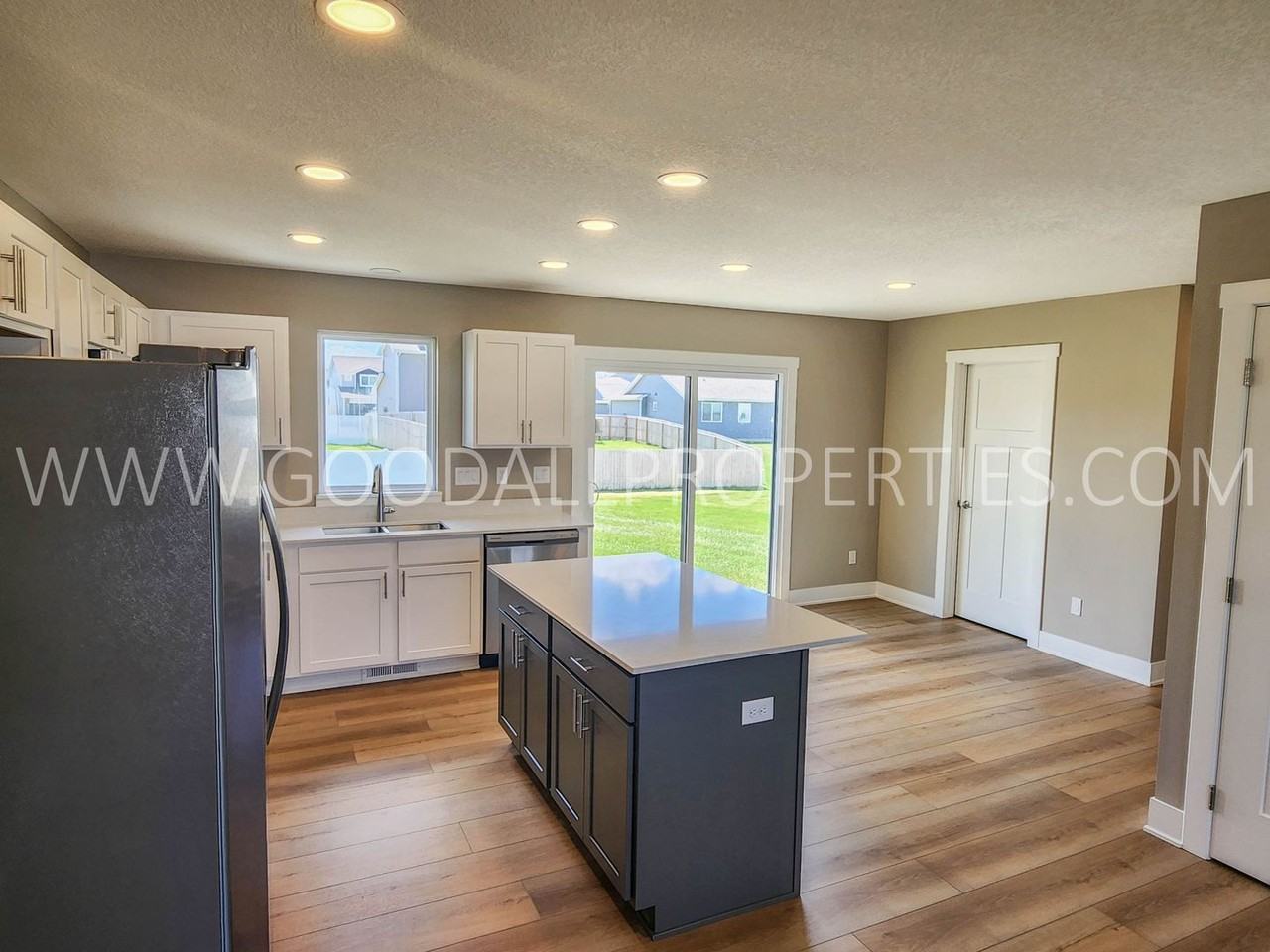 280 Nw Morgan Ct - Photo 5 of 13