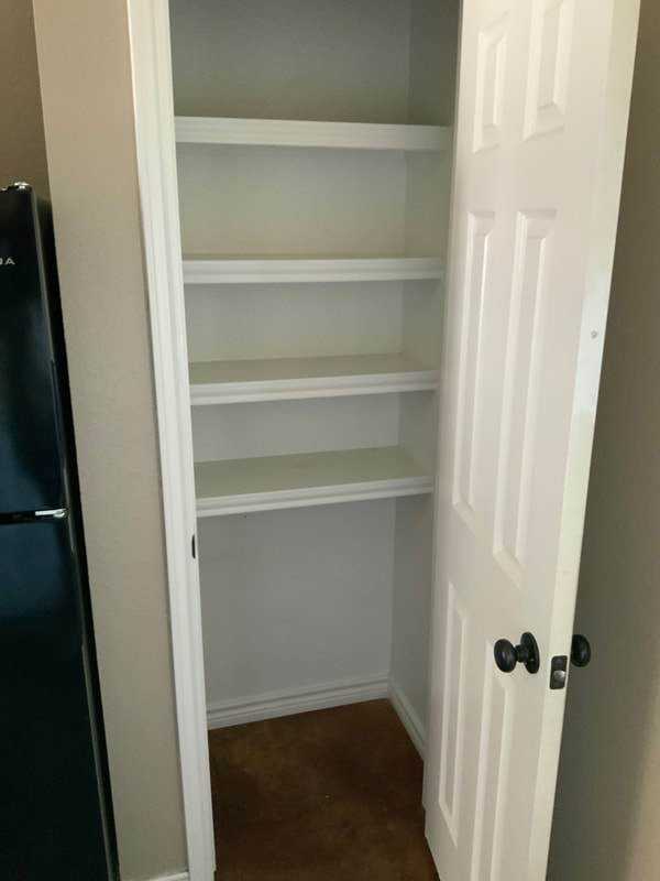 335 N Clinton St - Photo 4 of 10