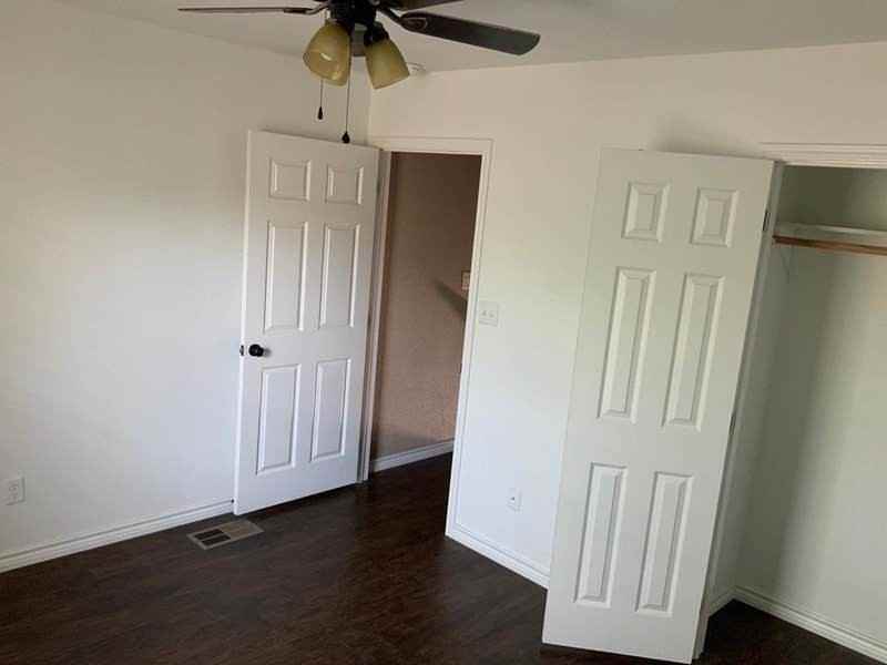 335 N Clinton St - Photo 6 of 10