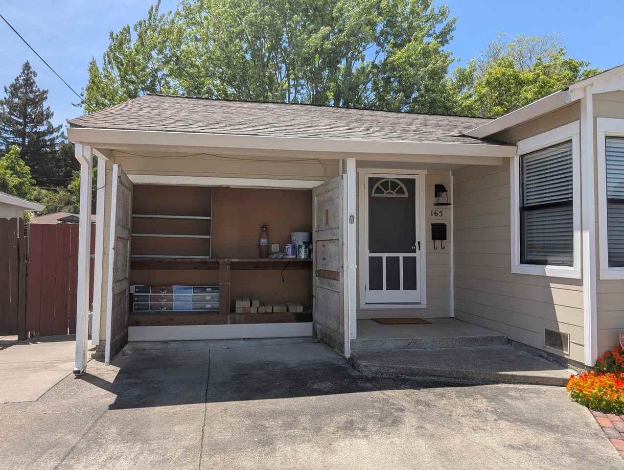 165 Dewitt Ave - Photo 2 of 30