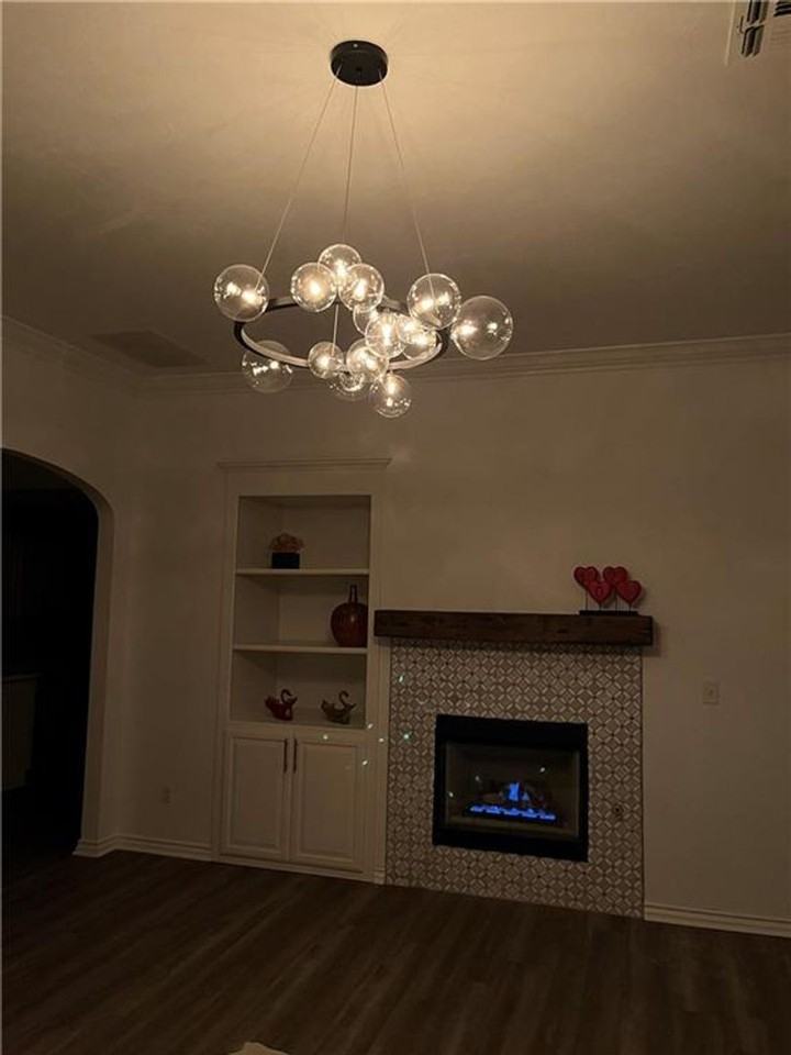 300 Glen Dr - Photo 5 of 43