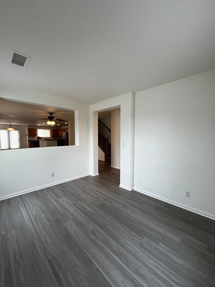 18909 E 58th Ave - Photo 3 of 6