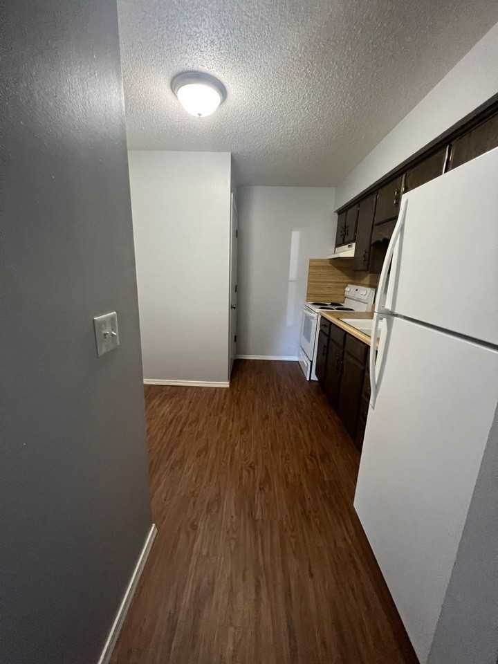 1039 W Washita St - Photo 2 of 5