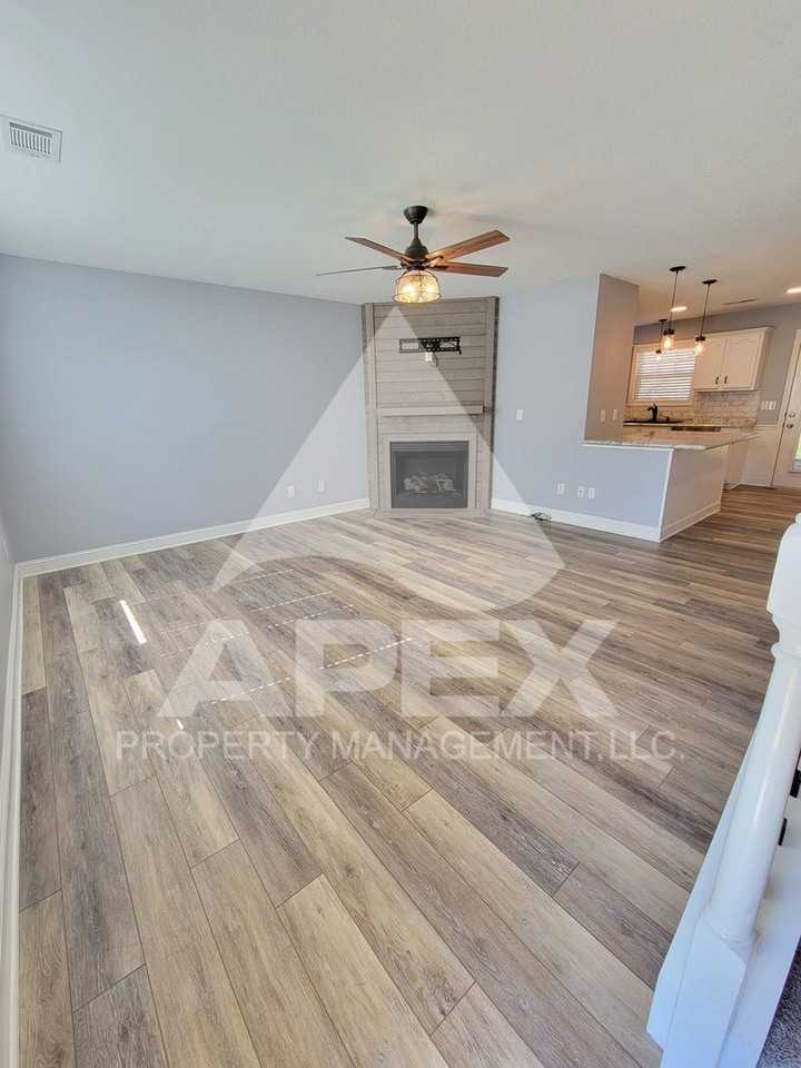 9927 Thunderbolt Way - Photo 2 of 28