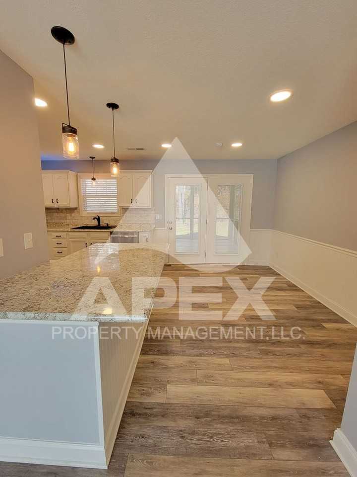 9927 Thunderbolt Way - Photo 5 of 28