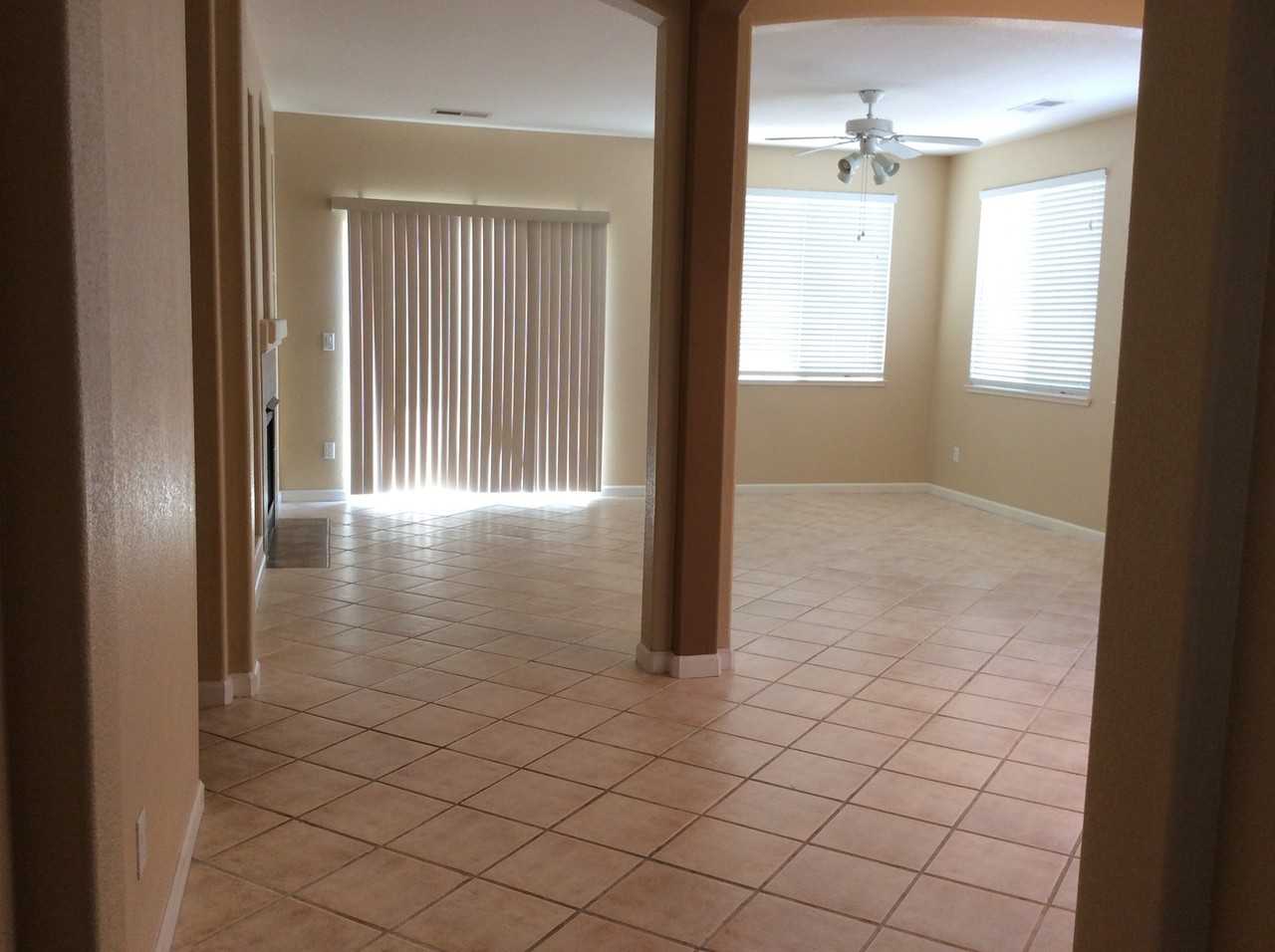 1815 Badlands Dr - Photo 3 of 17