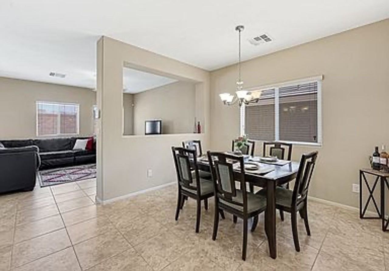 9122 Island Wolf Ave - Photo 5 of 32