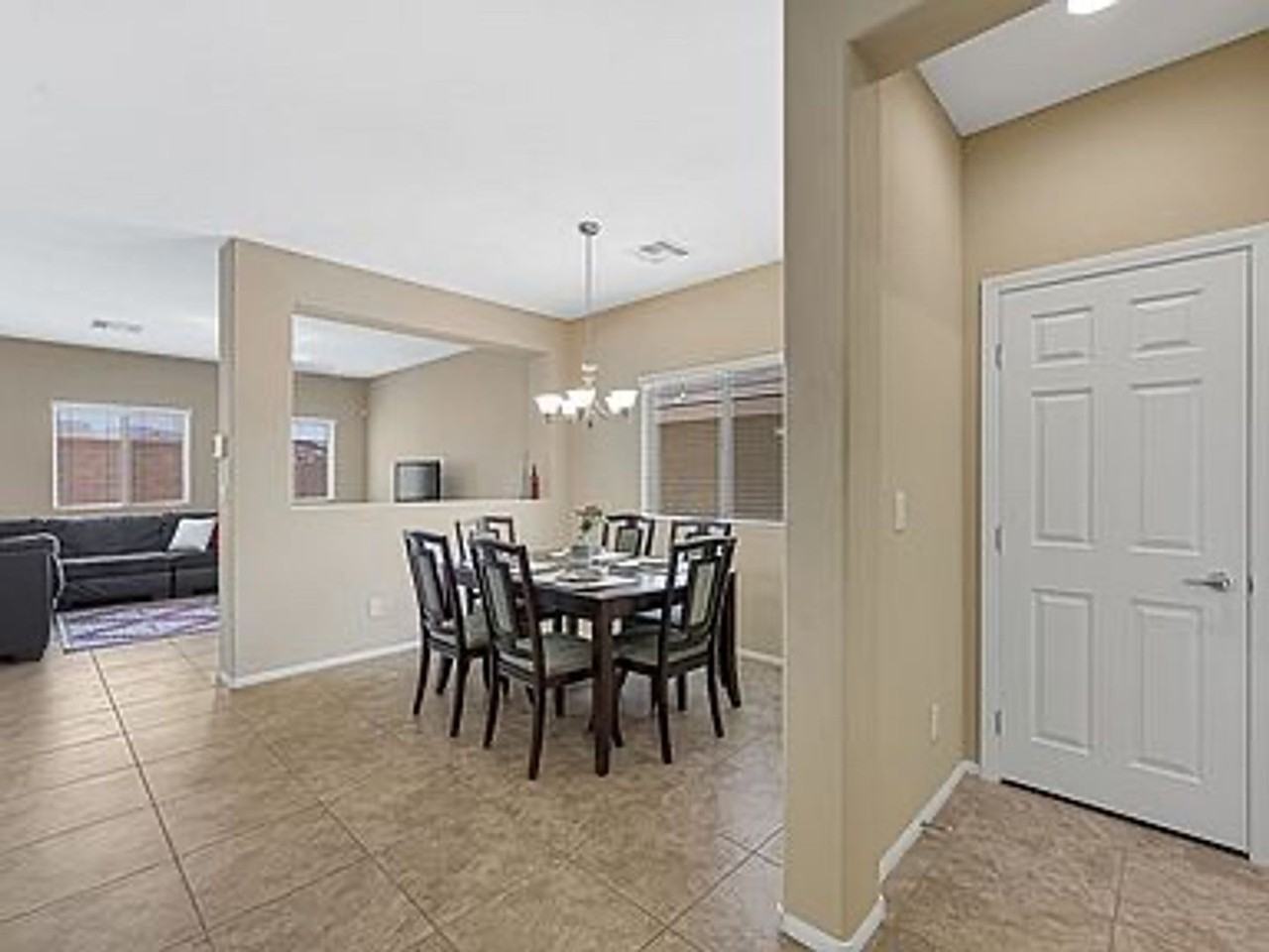 9122 Island Wolf Ave - Photo 4 of 32