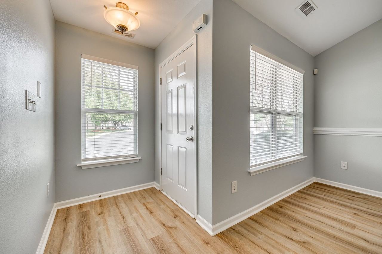 1462 Harpers Inlet Dr - Photo 2 of 30