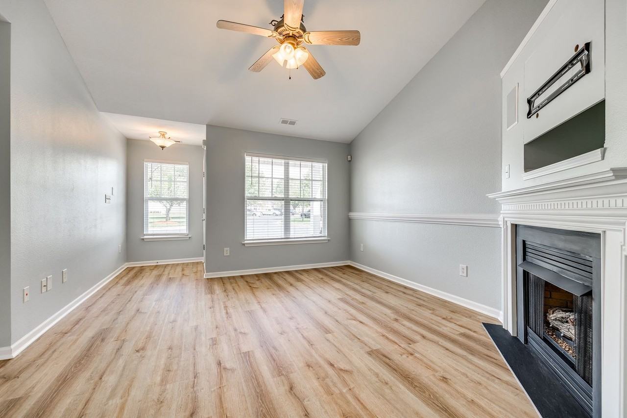 1462 Harpers Inlet Dr - Photo 3 of 30