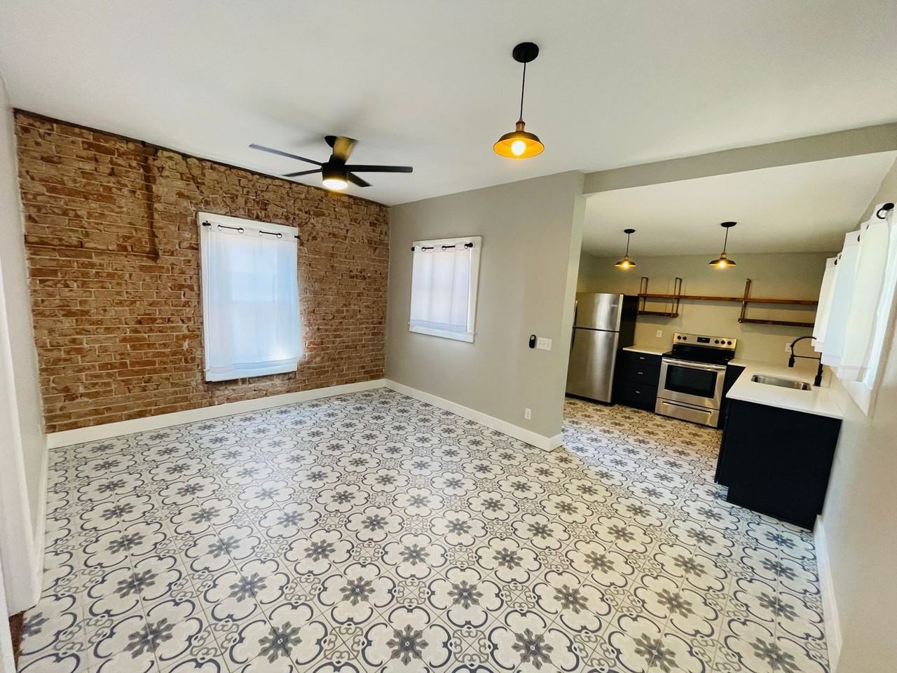 709 N Arizona Ave - Photo 2 of 37