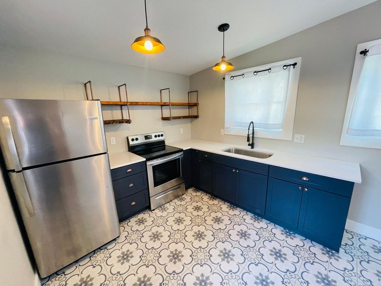 709 N Arizona Ave - Photo 3 of 37
