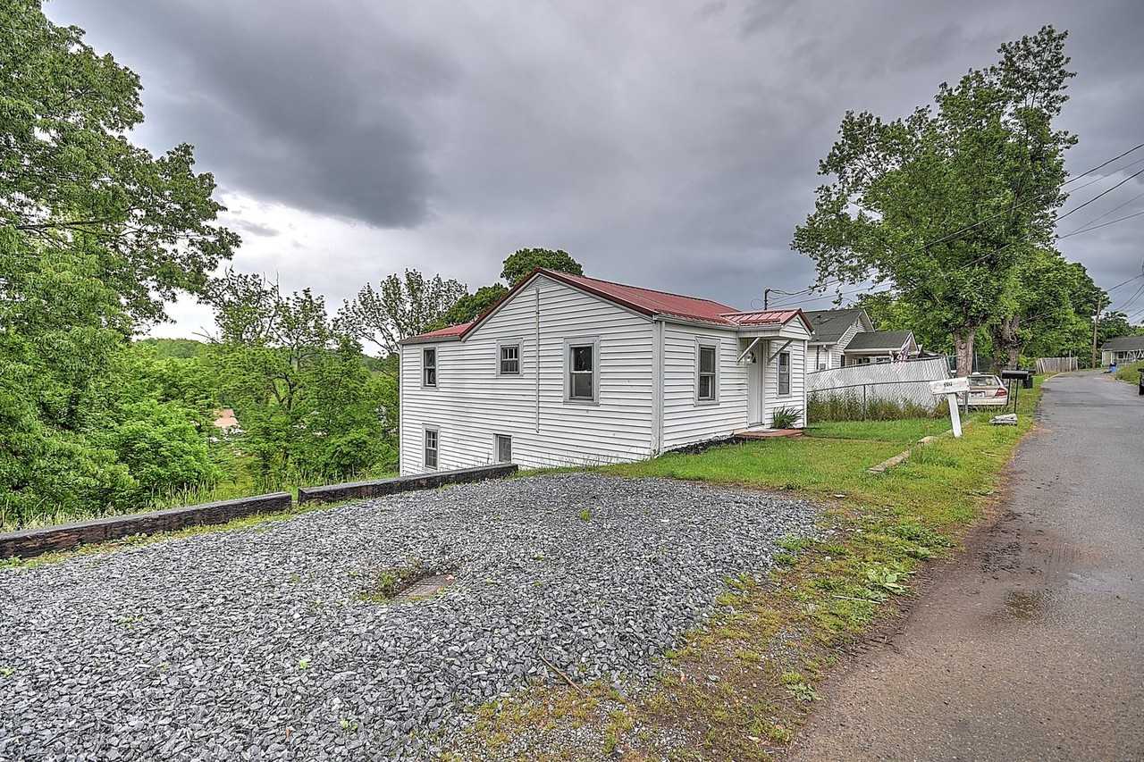 317 Mill St - Photo 2 of 34