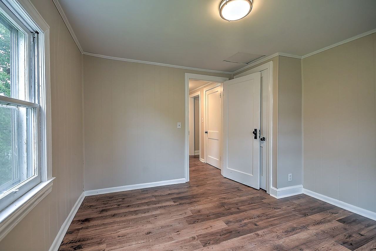 317 Mill St - Photo 3 of 34