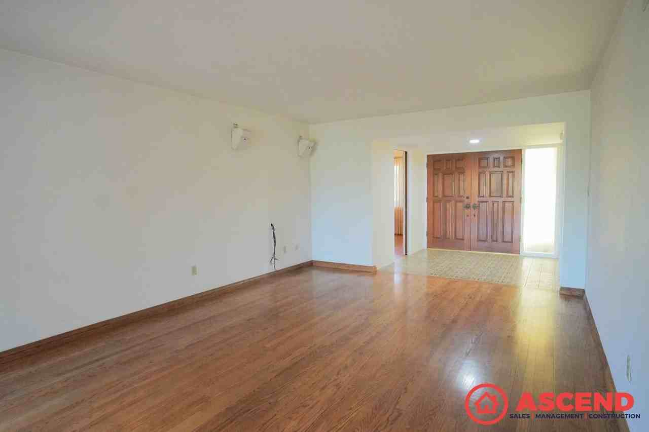 7932 Stine Rd - Photo 5 of 22