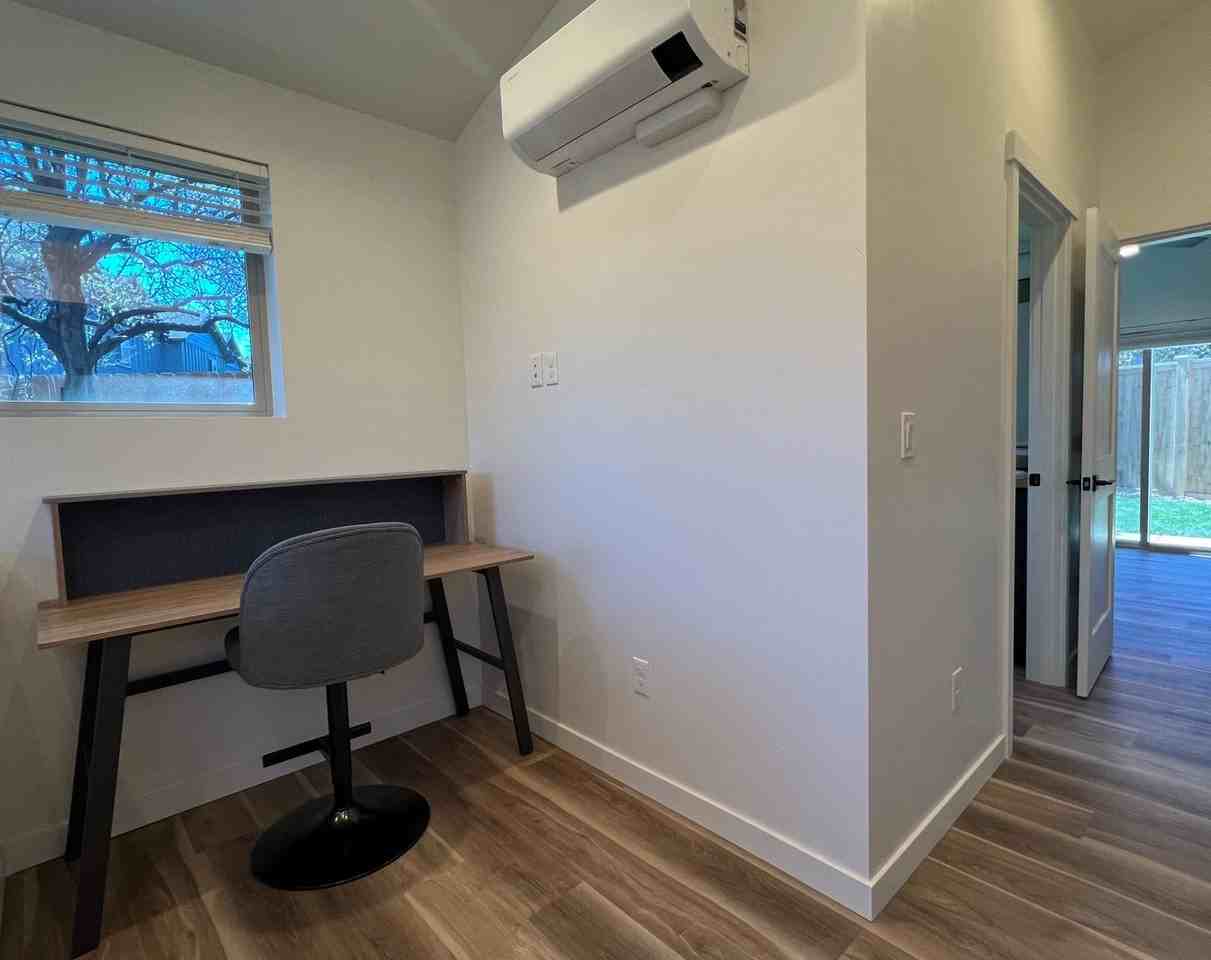 2016 Sw Reindeer Ave - Photo 7 of 18