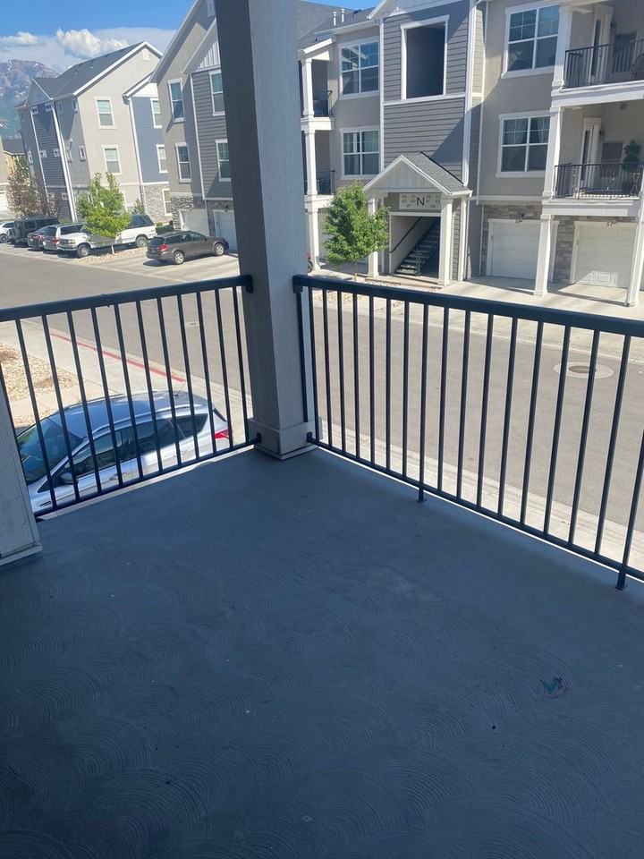 90 W Silver Springs Dr - Photo 2 of 15