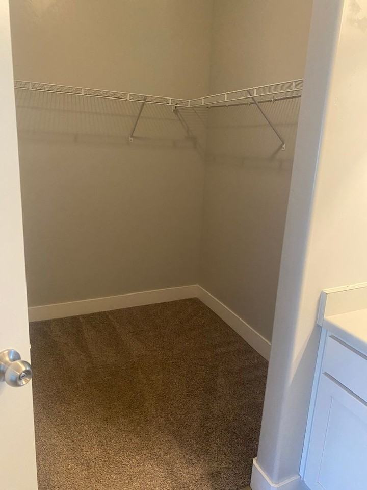 90 W Silver Springs Dr - Photo 3 of 15