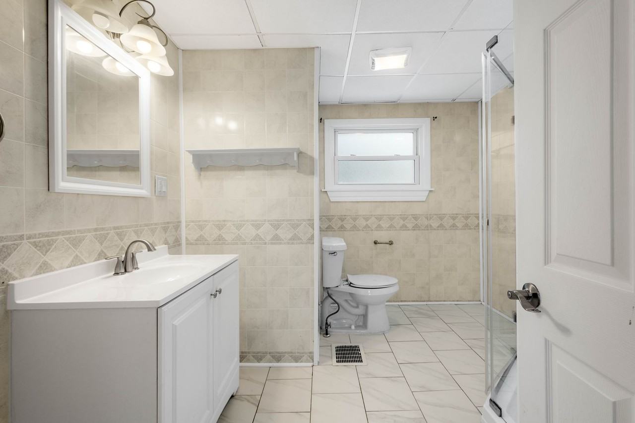 1300 Dallas Avenue - Photo 2 of 28