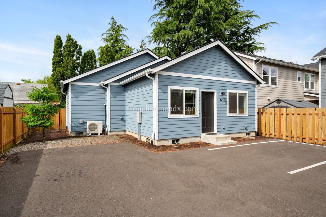 826 Se 155th Ave #B - Photo 2 of 22