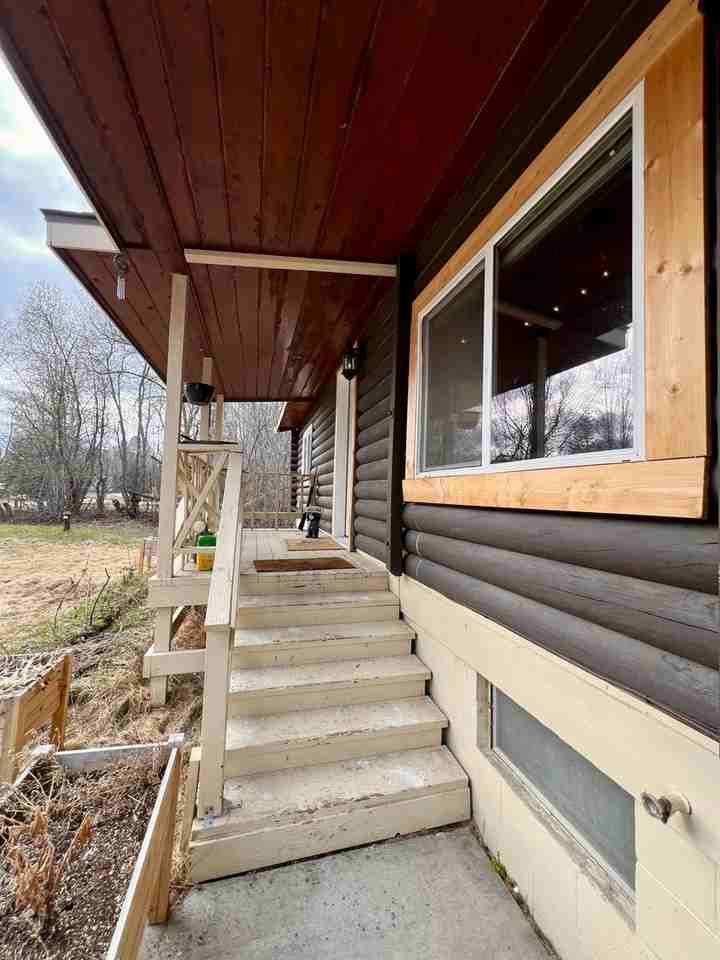 4708 Rivers St - Photo 3 of 27