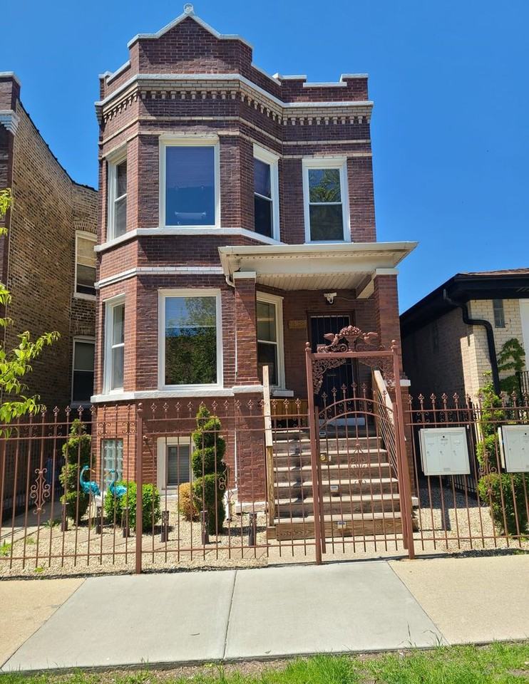 1438 N Central Park Ave #2 - Photo 2 of 19
