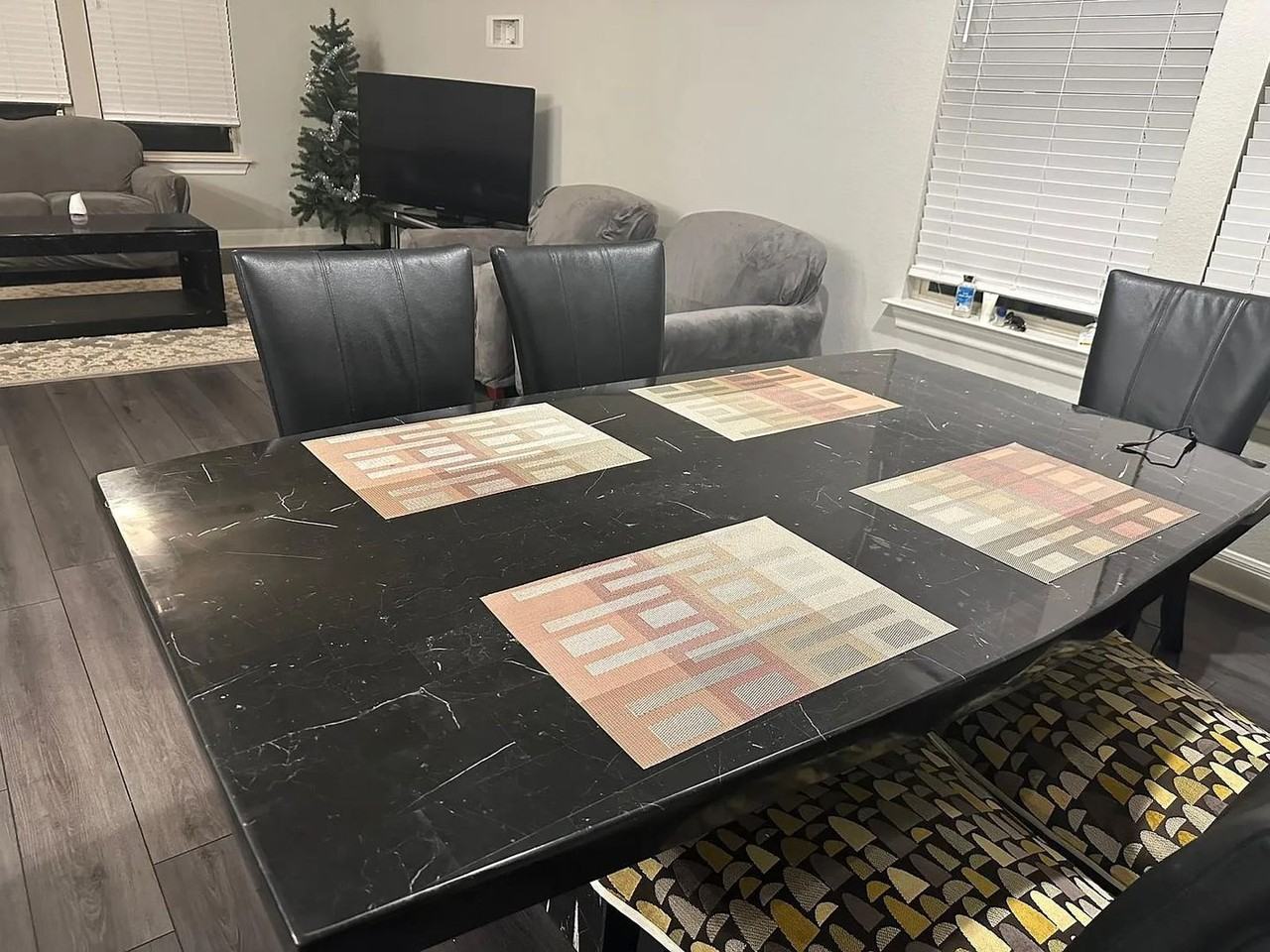 555 Purple Heart Dr - Photo 4 of 20