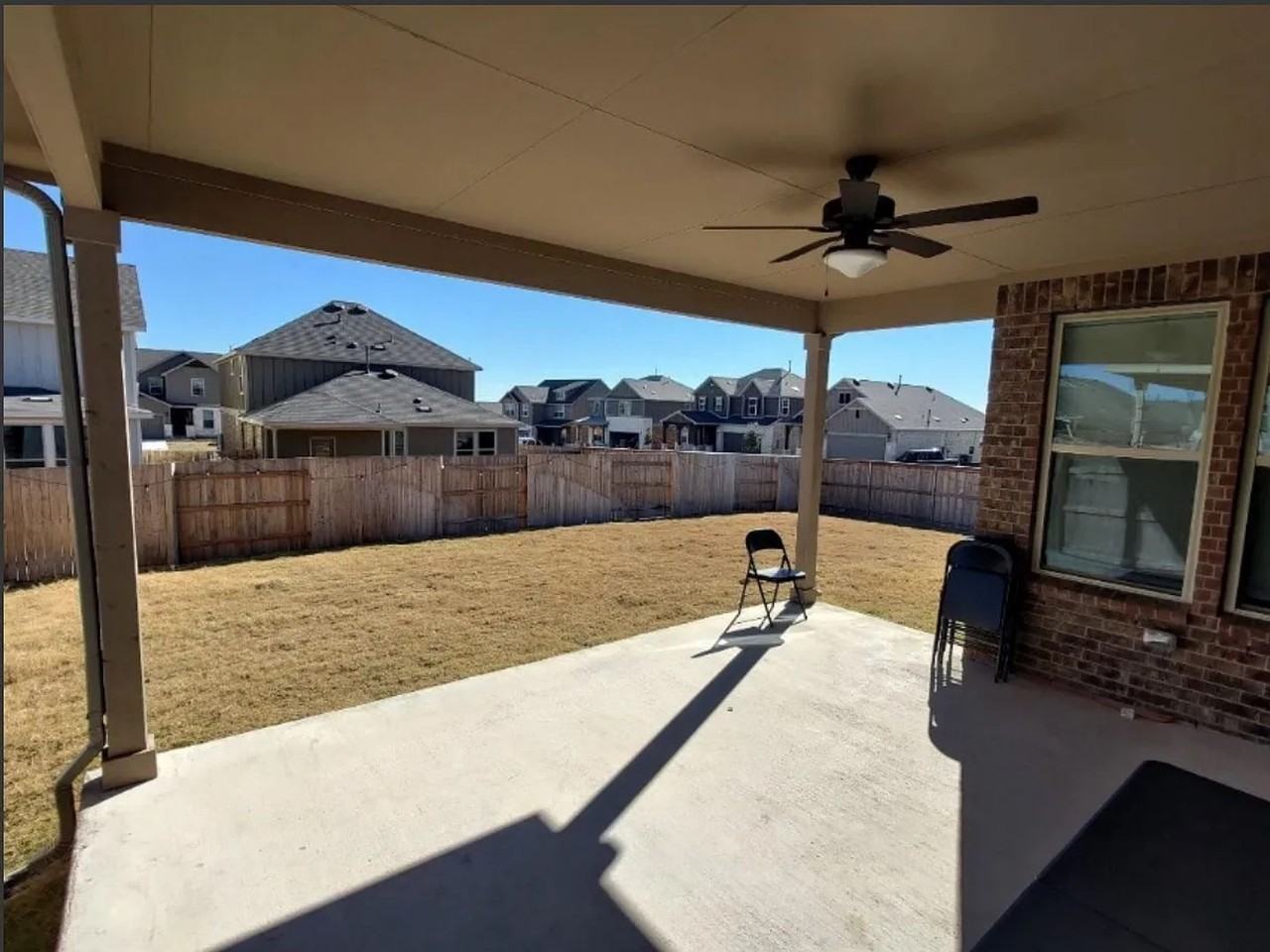 555 Purple Heart Dr - Photo 5 of 20