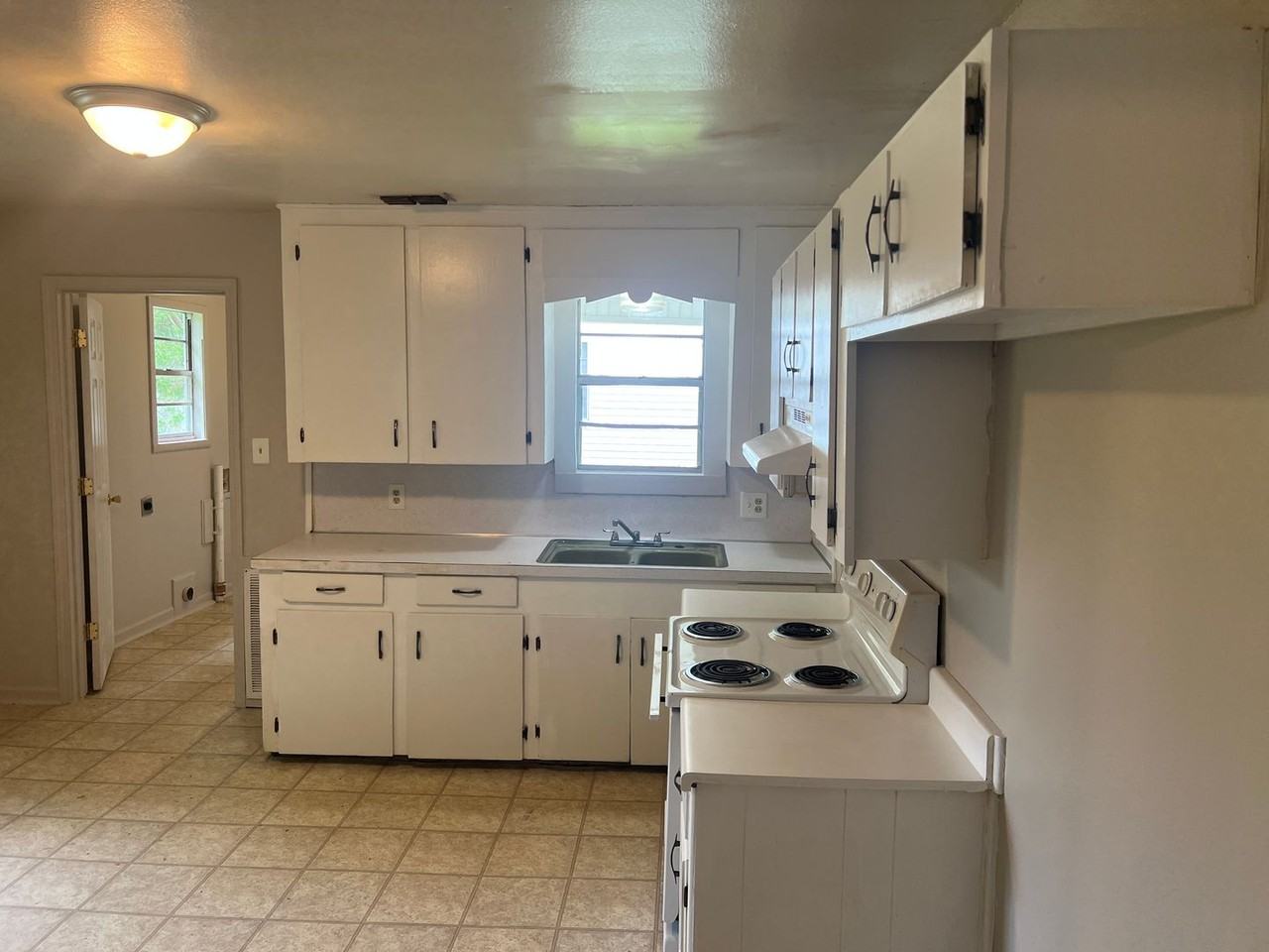 200 N 6th St - Photo 4 of 11