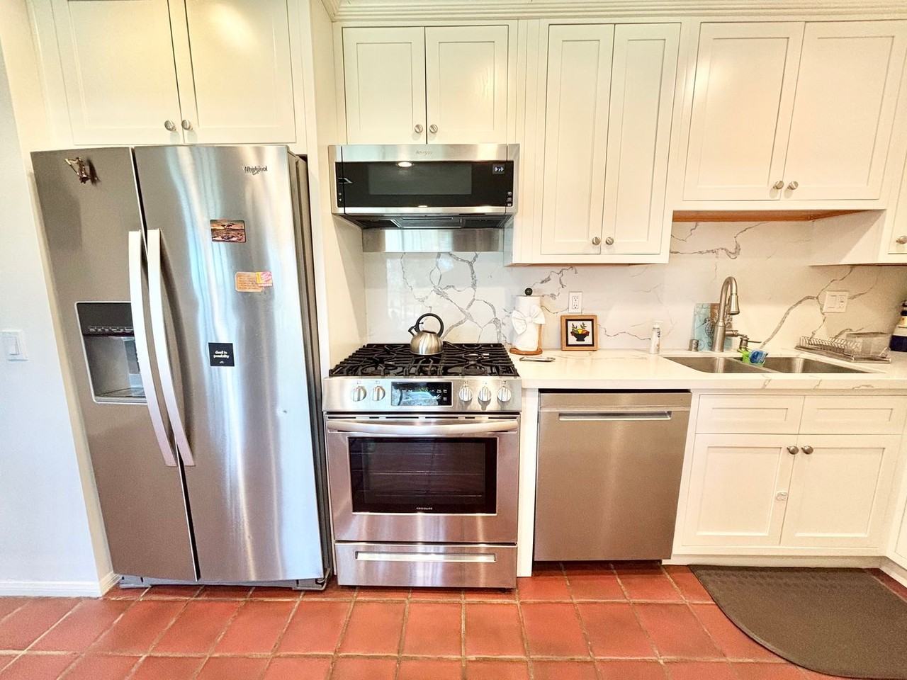 703 Reef Cir - Photo 2 of 26