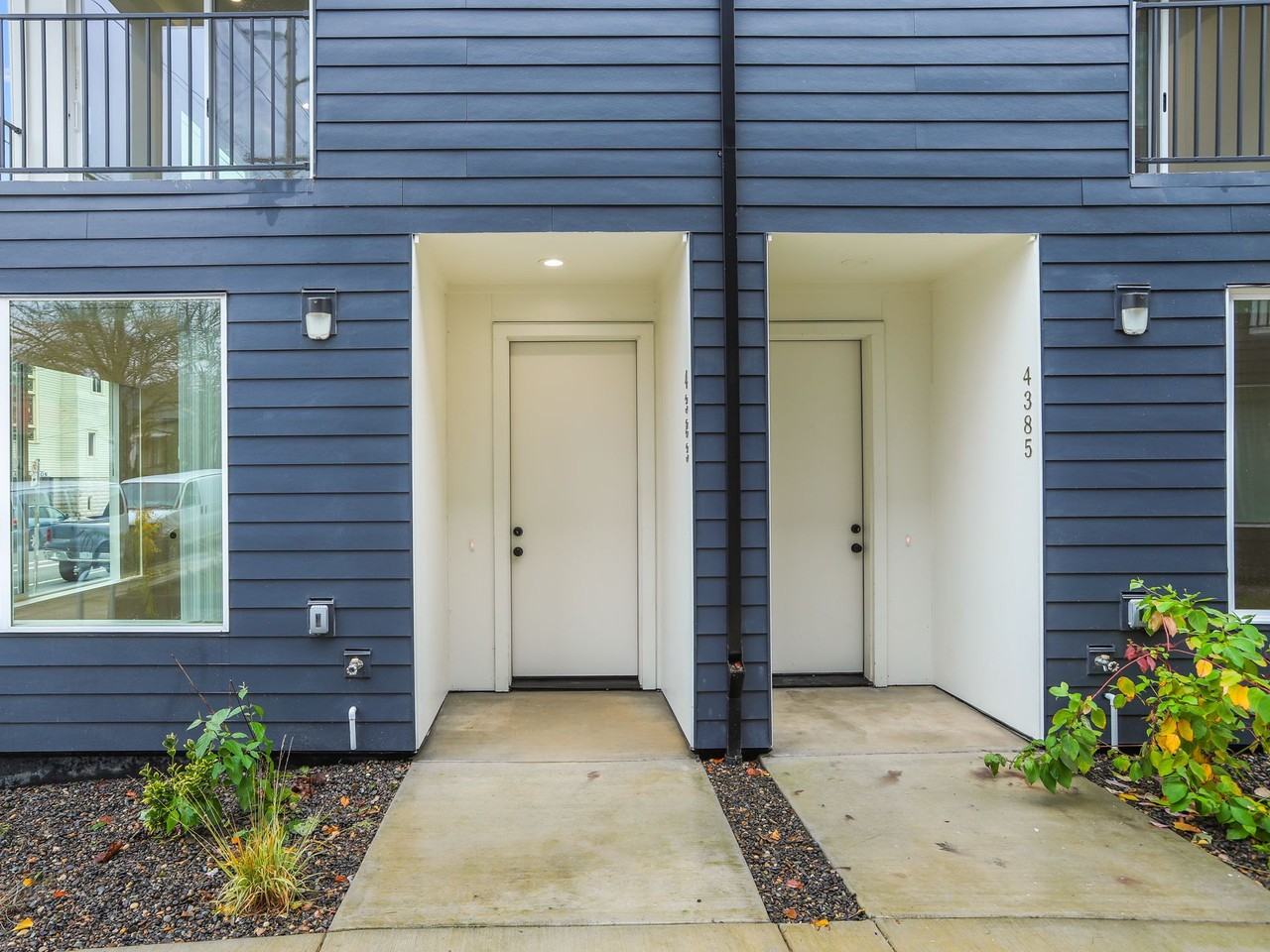 4391 N Vancouver Ave - Photo 2 of 50