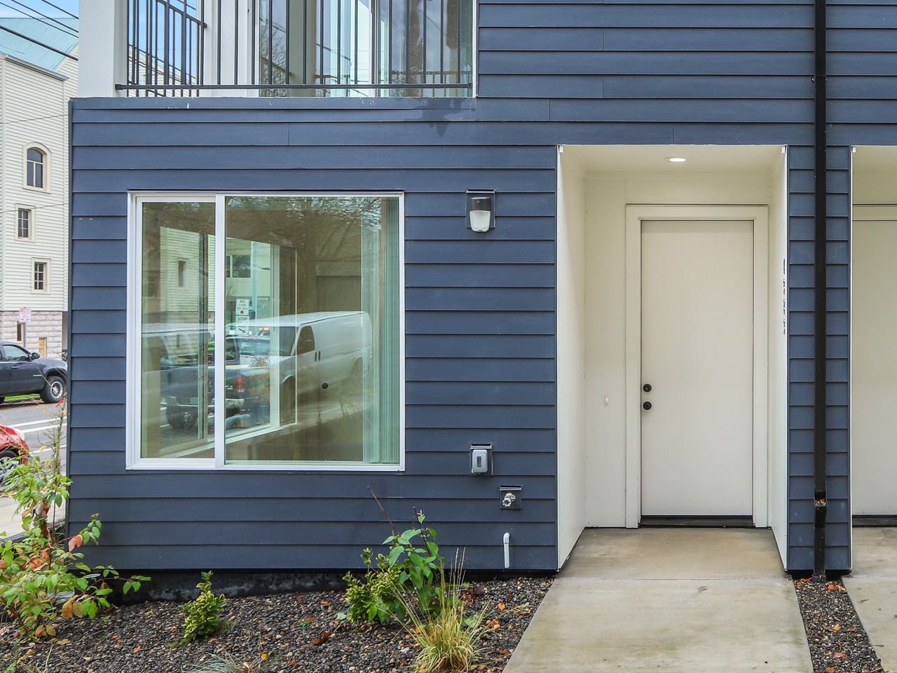 4391 N Vancouver Ave - Photo 3 of 50