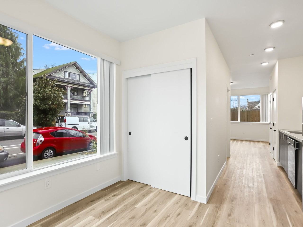 4391 N Vancouver Ave - Photo 6 of 50