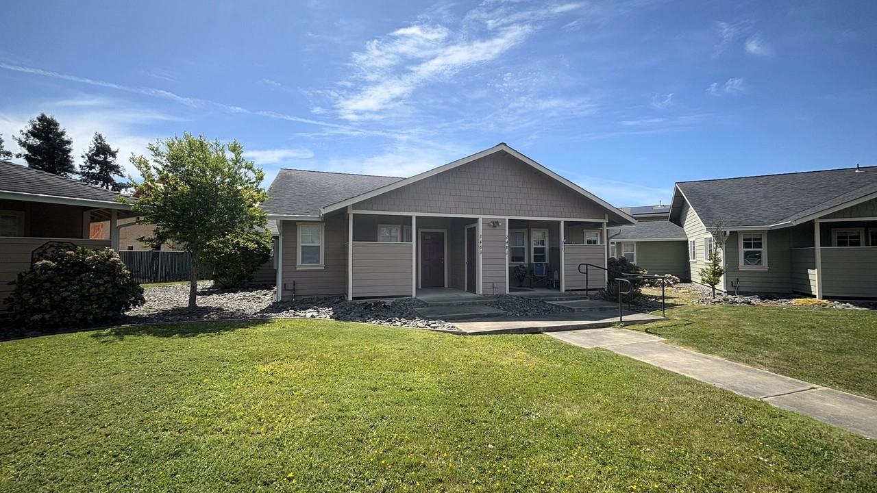 2483 Shay Ct - Photo 2 of 15