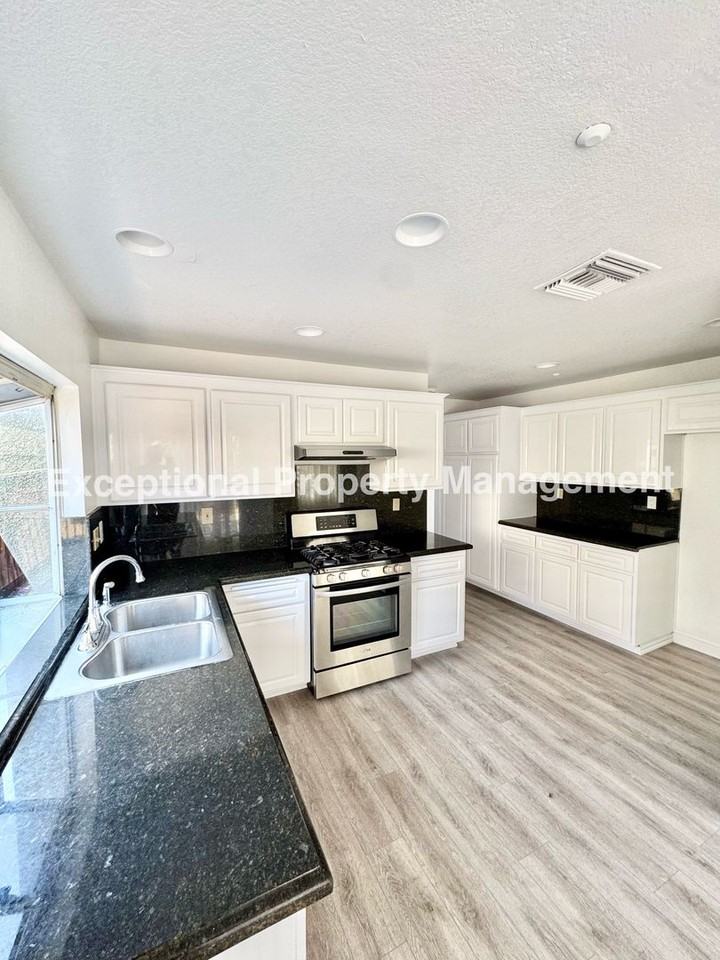 11748 San Ribas Rd - Photo 6 of 23